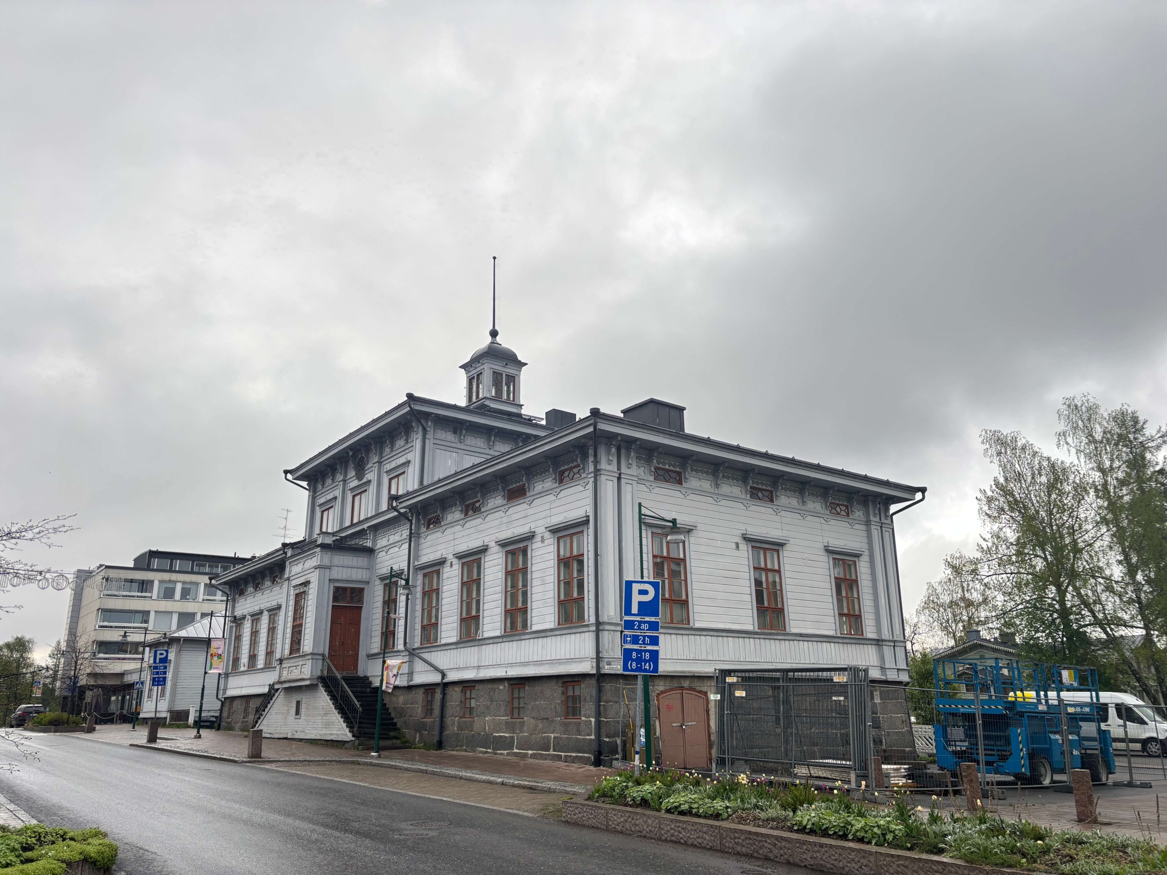Raatihuone 1
